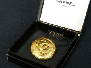 R6043 Auth Chanel Vintage Gold Plated Round Cc Logo Pin & Brooch