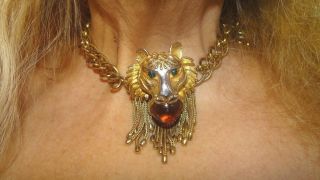Exceptional Massive signed Pauline RADER Lions head dangling couture necklace 3