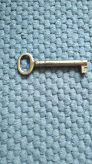 Lovely Vintage Or Antique Simple Small Old Key 2 " Small Circular Handle Silver