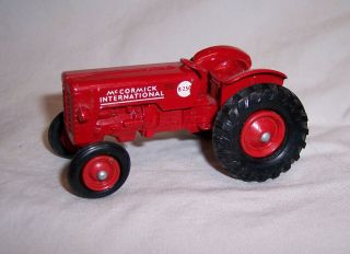 " Matchbox " King Size K - 4 International Tractor Red Plastic Wheels Near