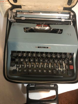 Vintage 1964 Olivetti Underwoood Lettera 32 Blue Portable Typewriter W/case M00