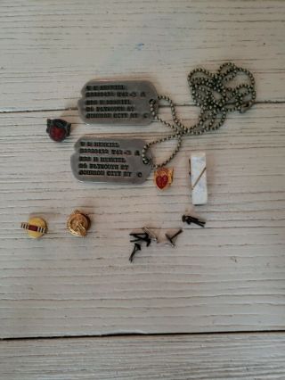 Ww2 Us Military Dog Tags T42 And Random Pins