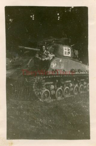 Wwii Photo - Us Gi On M4 Sherman Tank W/ Nose Art - June - No.  H - 3