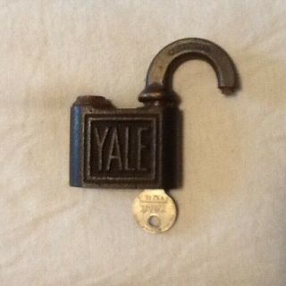 Vintage Yale & Towne Pin Tumbler Padlock W/ Key USA 3