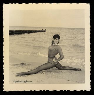 Bunny Yeager Estate 1954 Bettie Page Photograph Fitness Pose Unpublished View Nr