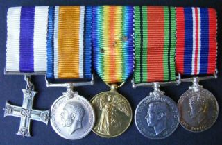 Miniature Medal Group Of 5: Great Britain: Ww1/2: Mc,  Bwm,  Victory,  Defence,  War