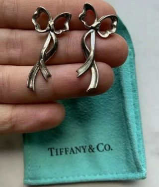 Authentic Tiffany & Co.  Company Sterling Silver Ribbon Earrings Designer Pouch