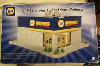 Lighted Napa Auto Parts Store 04 Ceramic Building 1st Gear Collectible