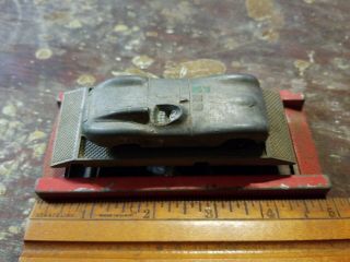 Vintage Tootsietoy 5 " Car Lift And 3 " Jaguar Toy Metal Car Made In Chicago Usa.