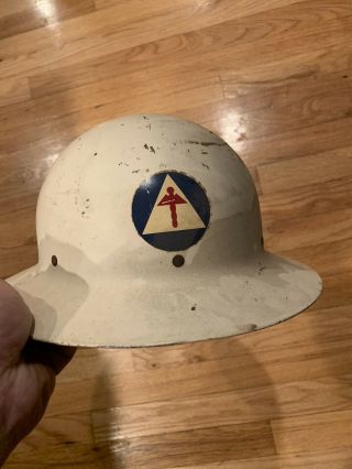 Ww2 Us Civil Defense White Medic Fire Warden Helmet Liner Insignia