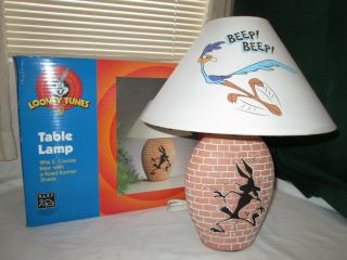 Vintage Looney Tunes Wile E.  Coyote/ Road Runner Table Lamp,  16 " W/ Box