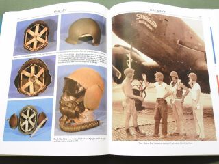 " Gear Up " Us Army Aaf Ww2 Pilot Flight Jacket Helmet Cap Goggles Reference Book
