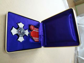 Wwii Japanese Red Cross Silver Merit Medal Army Navy Japan Badge 02