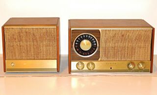 Vintage Zenith Model Mj1035 Am / Fm Tube Radio W/ Matching Speaker