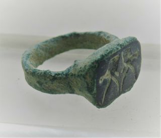 ANCIENT ROMAN BRONZE LEGIONARY RING WITH TWIN BULL HEADS ON BEZEL 2