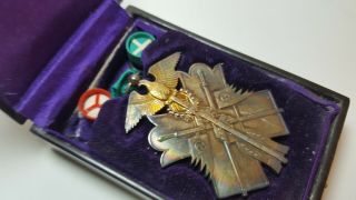 Japanese Order Of The Golden Kite 7th Class Medal Cased Rosette