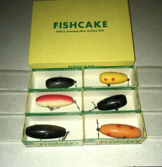 Vintage Dealer Box Of 6 Helin Fishcake Display Surface Fish Lures Pre - Assembly