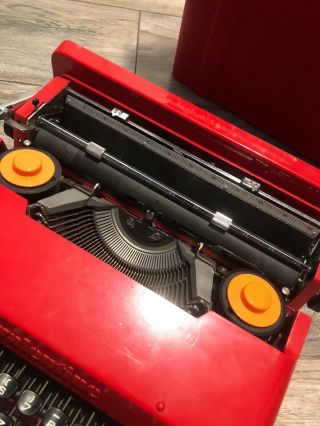 Vintage Typewriter Olivetti Valentine Red Portable Mid Century Design 3