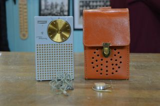 Vintage Regency Tr - 1 Transistor Radio Cloud Gray With Case And Headphone.