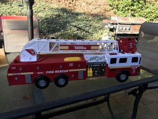 Tonka Rescue Fire Truck 328 / Hook & Ladder Lights & Sound / Hasbro