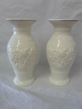 Set Of 2 Cream Ivory Colored Vases Gold Trim 5 1/2 " Tall L@@k