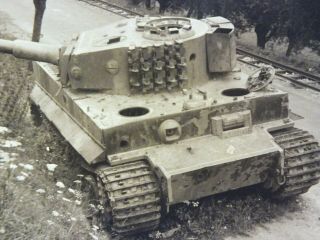 WW2 captured German Tiger I photo 2