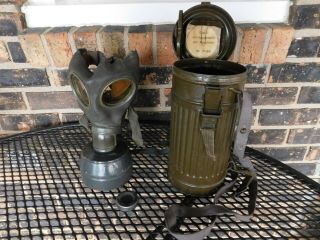Wwii German Style Spanish Civil War Dagsa Gas Mask W/ Carrying Canister