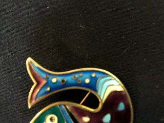 VINTAGE DAVID ANDERSEN SIGNED HAND - PAINTED ENAMEL AND STERLING SILVER FISH PIN 2
