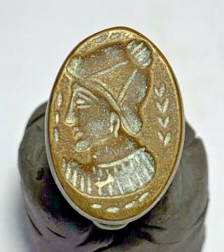 Late Medieval Bronze Ring - Seal Head Of King Sasanian 11.  1gr 28mm (inner 20mm)