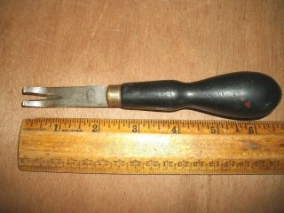 R45 Antique Sargent Wood & Brass Handle Tack Nail Puller