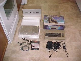 Vtg Commodore 64 Pc Personal Computer & 1541 Single Floppy Disk Drive W/ Boxes