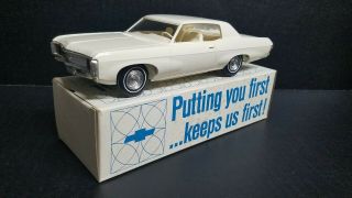 Vintage Chevrolet Dealer Promo Toy Model 1969 Impala Ss Hard Top White Car & Box