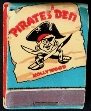 1940 Hollywood Pirates Den Feature Matchbook Skull Bones Bar Bob Hope Halloween 2