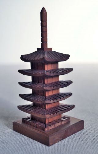 10.  2cm (4 ") Japanese Old Wooden Tower Goju - No - To : Signed Dairyo