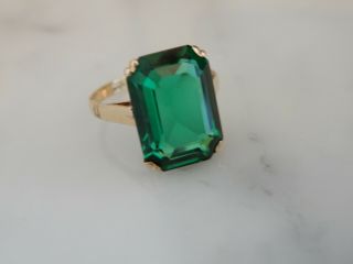 An Exceptional 9 Ct Gold Art Deco 6.  00 Carat Emerald Cut Green Gemstone Ring