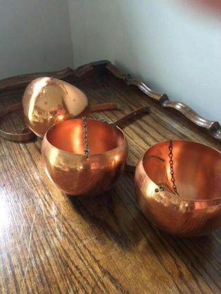 Vintage Copper Hanging Pots W/ Bracket (set Of 3)