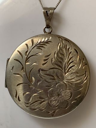 Very Large Hallmarked Vintage Solid Sterling Silver Circular Locket,  17.  2g