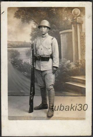 E2 Wwii Japanese Army Photo Soldiers With Helmet And Bayonet In China