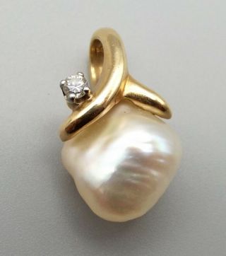 Vtg 14k Gold Cultured Baroque Pearl Diamond Pendant Estate.  05 Carat Modernist