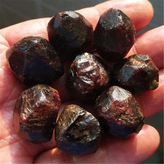 113.  3g Natural Red Garnet Crystal Gemstone Rough Stone Mineral Specimen Healing