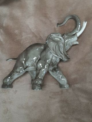 LARGE GREY AFRICAN ELEPHANT IN PORCELAIN BY WORLD FAMOUS HUTSCHENREUTHER. 2
