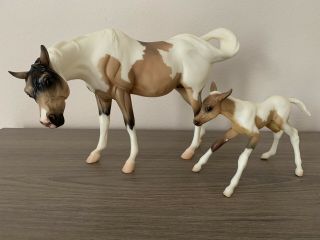 Breyer 2006 Jc Penny Sr Mare And Foal Set