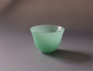 Chinese Natural Jade Handmade Carved Pure Small Light Green Bowl Cup Nr