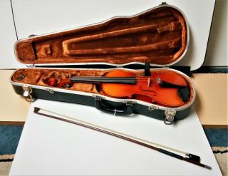 Vintage Suzuki Model 220 1/2 Size Violin Complete With Case & Bow Ready To Play
