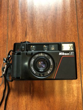 Nikon L35af 35mm F2.  8 Film Point & Shoot Camera Vintage - With Strap