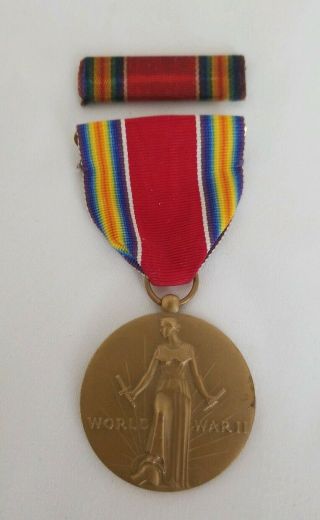 Vintage Wwii World War Ii Ribbon And Medal 1941 - 1945