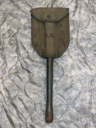 Ww2 Era Us Army Folding Shovel M1943 Dated 1943 W/ 1944 Dated Carrier Pre - Owned