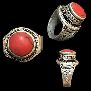 Stunning Top Quality Post Medieval Silver Ring With A Red Stone (7)