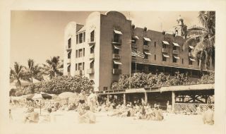 1930s Waikiki Royal Hawaiian Hotel & Busy Beach Hawaii Photo