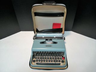 Vintage Underwood Olivetti Lettera 22 Typewriter With Carrying Case Vg